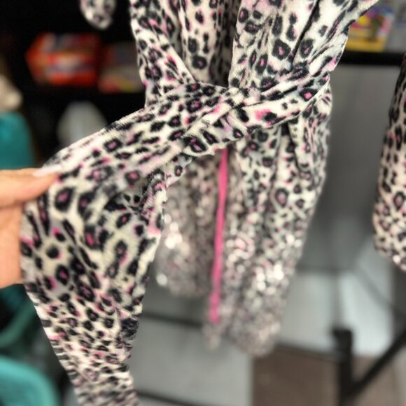 C Wonder by Christian Siriano full length plush leopard print robe Size Medium - Picture 2 of 8